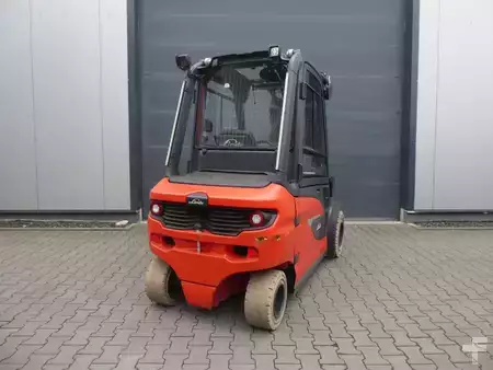 Carrelli elettrici 4 ruote 2023  Linde E35L-01 (5)