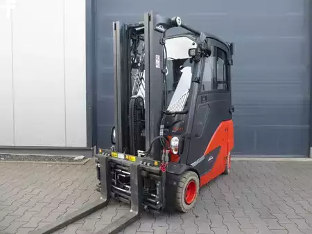 Dízel targoncák 2022  Linde H20D-02 (1)