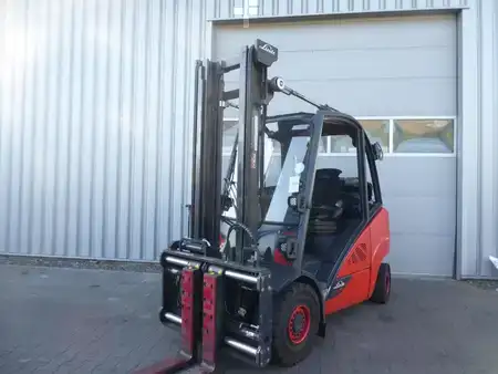 Empilhador a gás 2019  Linde H35T-02 (1)