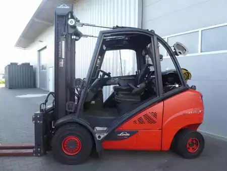 Empilhador a gás 2019  Linde H35T-02 (3)