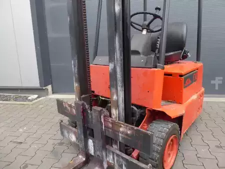 Elektro čtyřkolový VZV 1988  Linde E12 (2)