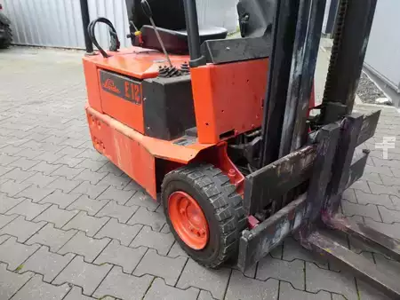 Elektro čtyřkolový VZV 1988  Linde E12 (9)