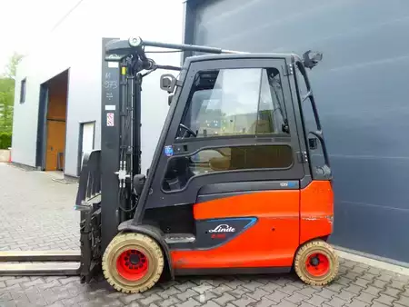 Eléctrico - 4 rodas 2019  Linde E35HL-01 (2)