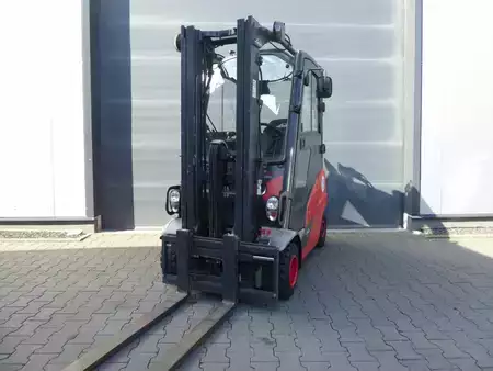 Diesel heftrucks 2023  Linde H18D-02 (1)