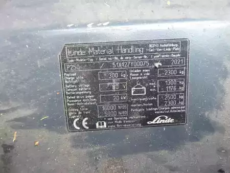 Chariots tracteurs 2021  Linde P250SWB (5)