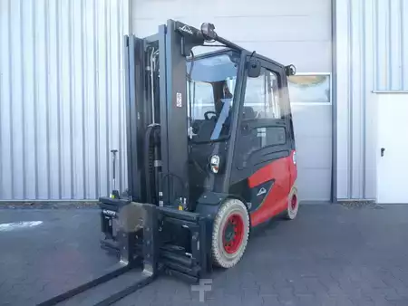 Elektryczne 4-kołowe 2023  Linde E45HL/600 (1)