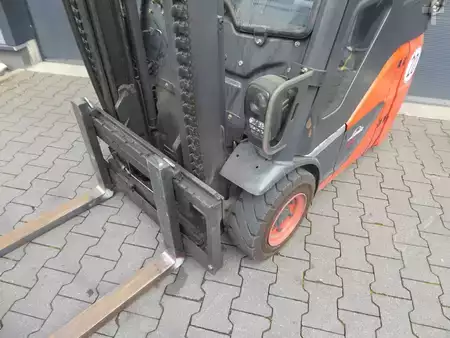 Eléctrica de 3 ruedas 2017  Linde E12 (2)