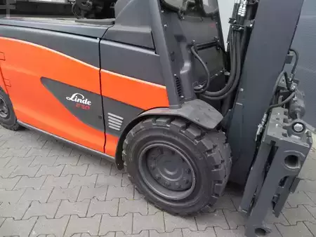 Elektromos 4 kerekű 2019  Linde E50L-01/ Containerfähig (10)