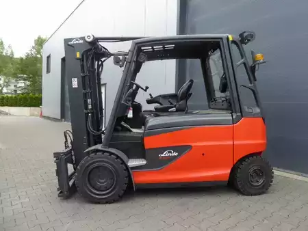 Elektromos 4 kerekű 2019  Linde E50L-01/ Containerfähig (4)