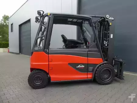 Elektromos 4 kerekű 2019  Linde E50L-01/ Containerfähig (9)