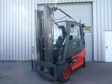 Carrelli elettrici 4 ruote 2019  Linde E45HL-01/600 (1)