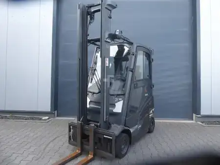 Empilhador a gás 2020  Linde H16T-01 (1)