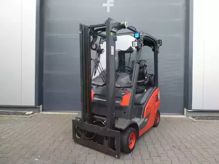 Gázüzemű targonca 2021  Linde H14T-01 (1)