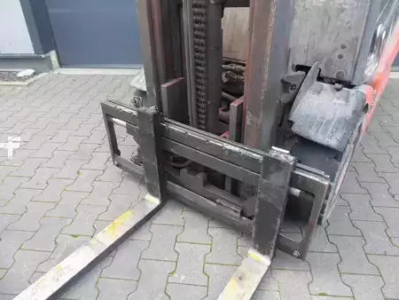 Elektro 4 Rad 2007  Linde E25-03 (4)