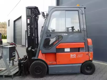 Elektro čtyřkolový VZV 2012  Toyota 7FBMF25 (3)