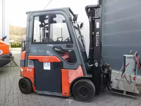 Elektro čtyřkolový VZV 2012  Toyota 7FBMF25 (8)