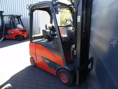 Carrelli elettrici 4 ruote 2017  Linde E16PH-02 (8)