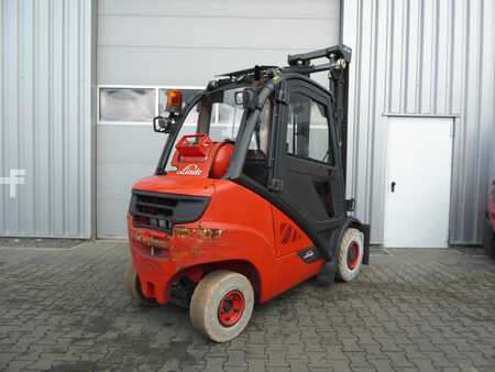 Gázüzemű targoncák 2015  Linde H30T-02 (6)