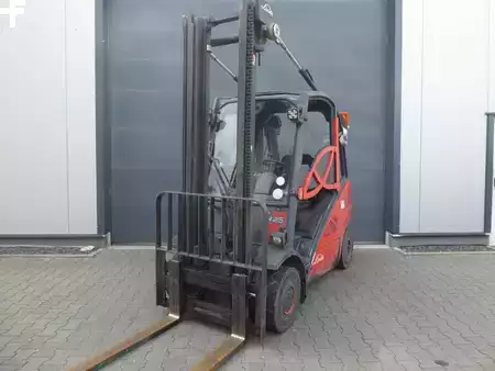 Treibgasstapler 2008  Linde H25T (1)