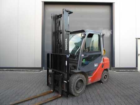 LPG Forklifts 2016  Toyota 02-8FGF30 (1)