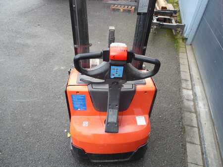 Pallet Stackers 2013  BT SWE120 (3)