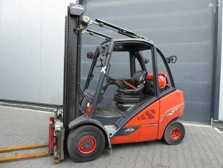 Gázüzemű targoncák 2016  Linde H30T-02 (3)