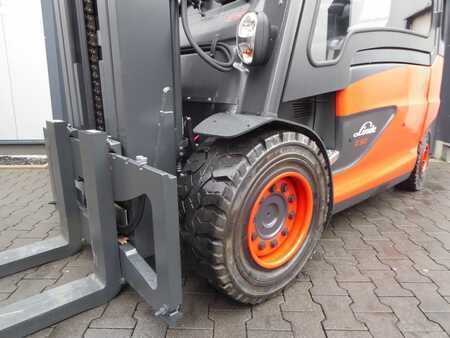 Electric - 4 wheels 2022  Linde E50HL-01 (2)