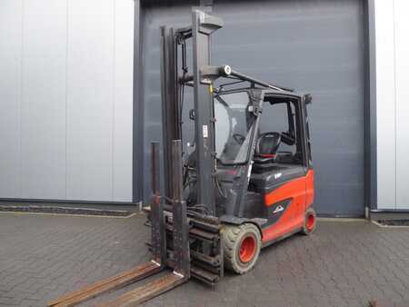 Elektromos 4 kerekű 2015  Linde E35HL-01 (1)