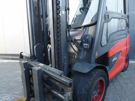 Chariot 4 roues électrique 2017  Linde E40H-01/600 (2)