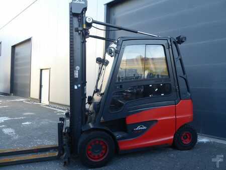 Chariot 4 roues électrique 2017  Linde E40H-01/600 (3)