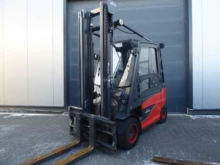 Elektryczne 4-kołowe 2017  Linde E40H-01/600 (1)
