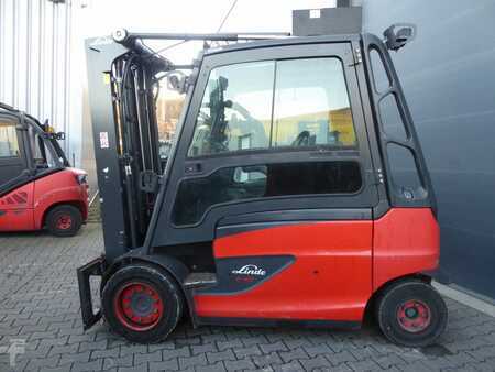 Elektryczne 4-kołowe 2020  Linde E40H-01/600 (3)