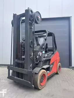 Eléctrico - 4 rodas 2018  Linde E60-01 (1)