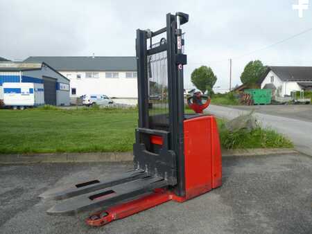 Stacker pedestre 2017  Linde L20 (1)