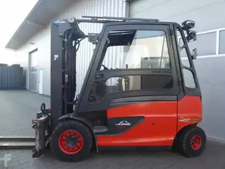 Elektryczne 4-kołowe 2019  Linde E50HL-01 (3)