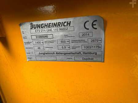 Chariot à mât rétractable 2014  Jungheinrich ETV214 (4)