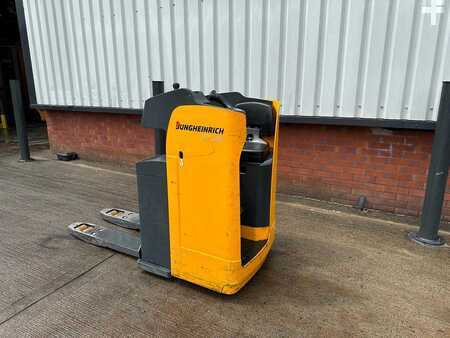 Pallet Trucks Sit-Down 2015  Jungheinrich ESE120 (1)