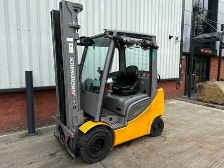 LPG Forklifts 2017  Jungheinrich TFG320s (1)