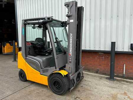 LPG Forklifts 2017  Jungheinrich TFG320s (5)