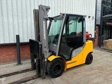 LPG Forklifts 2019  Jungheinrich TFG435s (1)