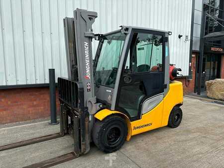 LPG Forklifts 2019  Jungheinrich TFG435s (1)