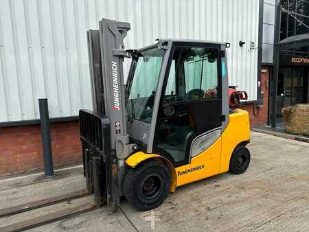 LPG Forklifts 2019  Jungheinrich TFG435s (1)