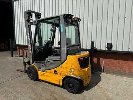 Diesel Forklifts 2018  Jungheinrich DFG320s (2)