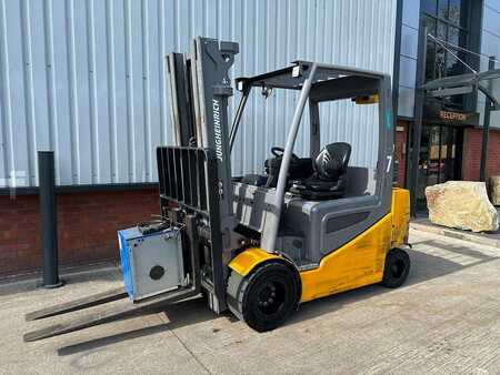 Electric - 4 wheels 2018  Jungheinrich EFGS30 (1)