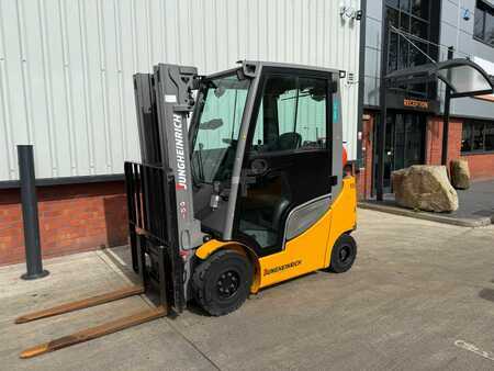LPG Forklifts 2020  Jungheinrich TFG 320s 115-440 DZ (1)