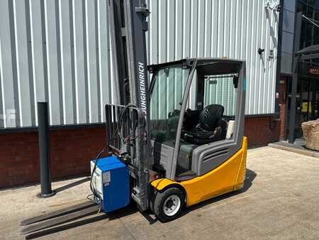 Carrelli elettrici 3 ruote 2017  Jungheinrich EFG 218k SP GE 115-650 DZ (1)
