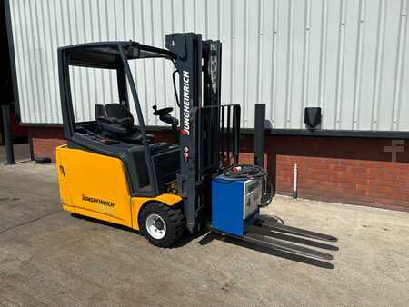 Carrelli elettrici 3 ruote 2011  Jungheinrich EFG 220 SP GE 115-450 DZ (6)