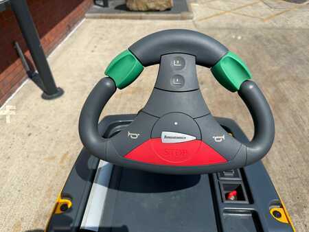 Tahač 2016  Jungheinrich EZS 130 (3)