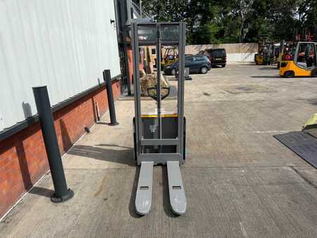 Apilador conductor incorporado 2024  Jungheinrich AMC 12 115 320 ZT (5)