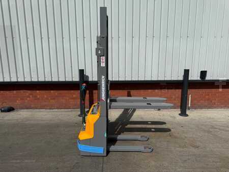 Apilador conductor incorporado 2024  Jungheinrich AMC 12 115 320 ZT (6)